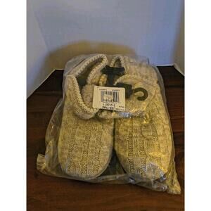 Muk Luks Womens Slippers Lt Gray Cable Knit Medium Size 7-8 Slip Resistant NWT